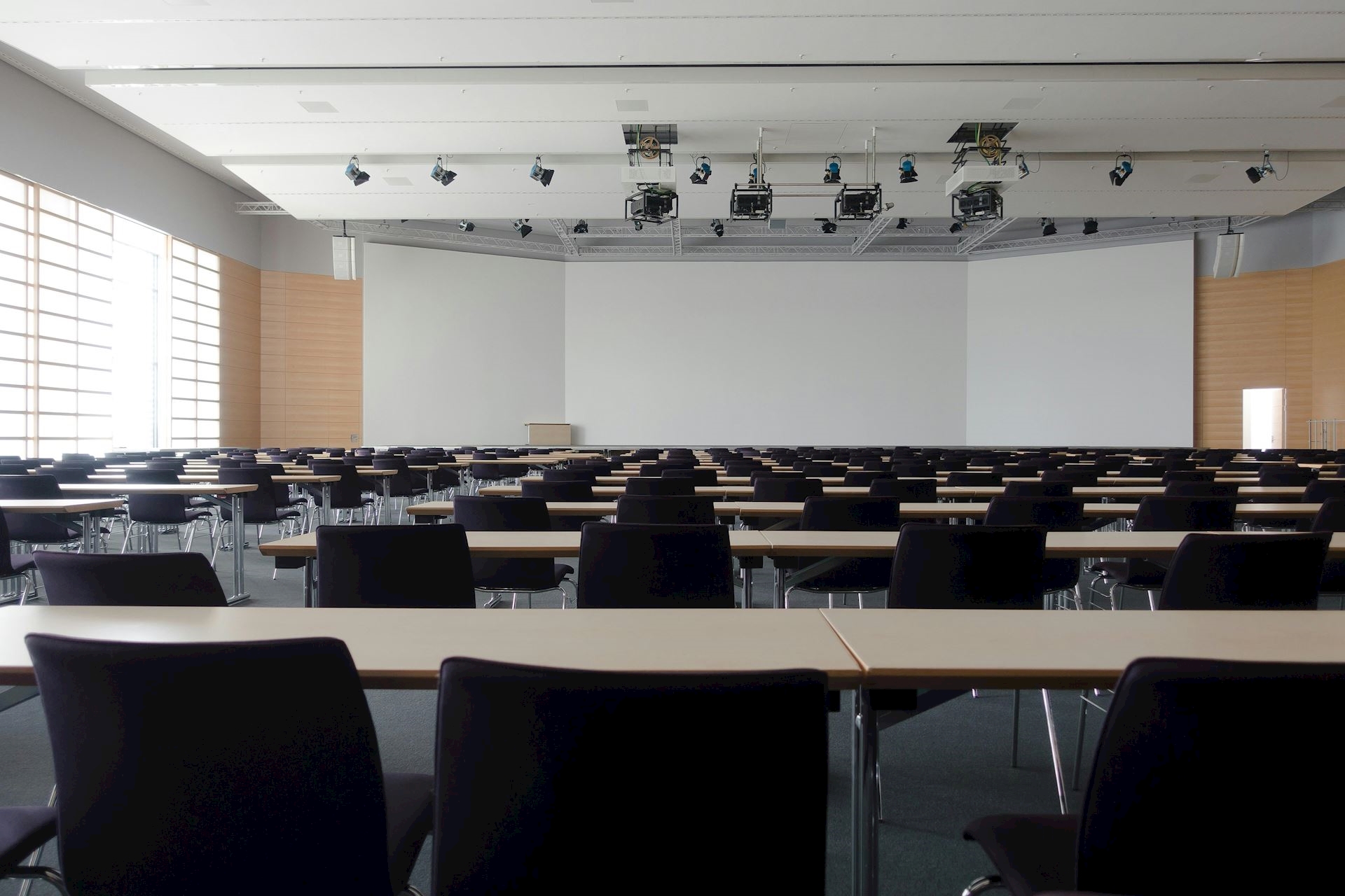 How to Choose the Right Seating Style for Your Event